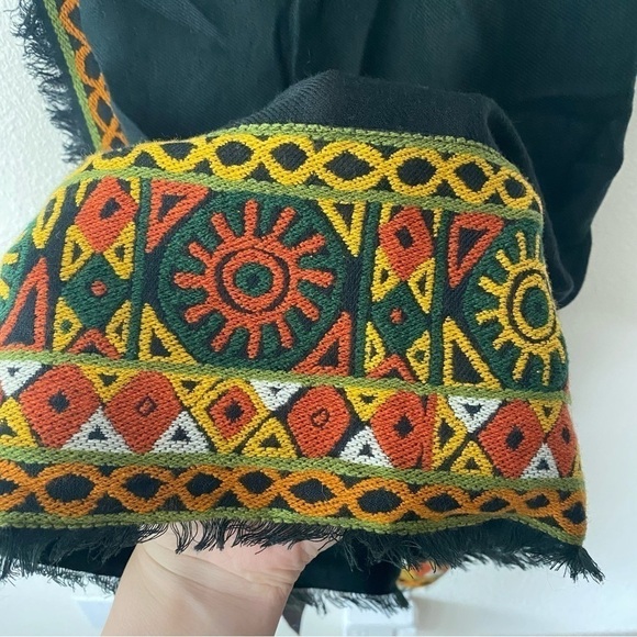 Frye | Women's Embroidered Aztec Patterned Modal Blend Blanket Scarf NWT - Picture 6 of 8